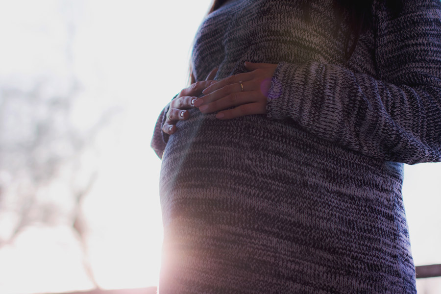 妊婦帯はなぜ必要 付け方とメリットをご紹介 オンナの参考書